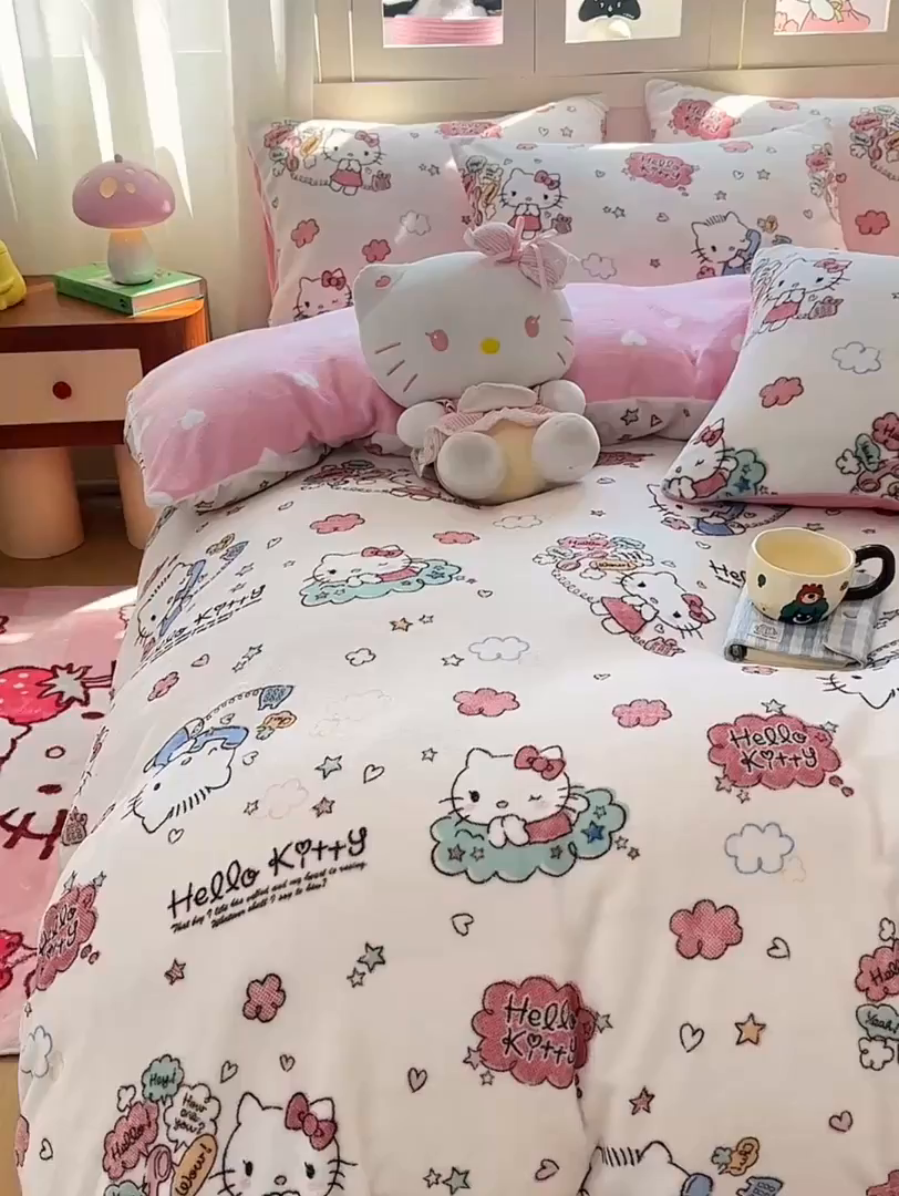 91家纺网 家纺一手货源 找家纺 博雅 2025新款三丽鸥正版授权高克重牛奶绒小版四件套提供买家秀 牛奶绒小版-幸福KT猫专版花型