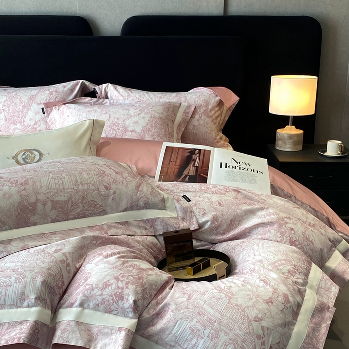 91家纺网 家纺一手货源 找家纺 南泉坊 2025新款长绒棉纯棉丝光工艺数码印花四件套 艾丽莎粉