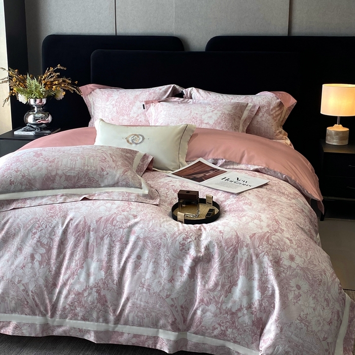 91家纺网 家纺一手货源 找家纺 南泉坊 2025新款长绒棉纯棉丝光工艺数码印花四件套 艾丽莎粉