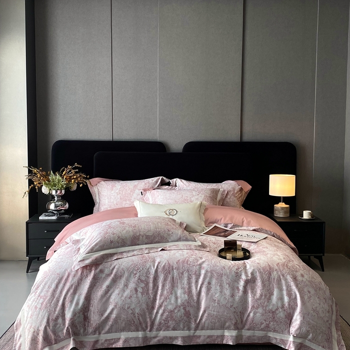 91家纺网 家纺一手货源 找家纺 南泉坊 2025新款长绒棉纯棉丝光工艺数码印花四件套 艾丽莎粉