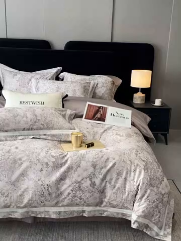 91家纺网 家纺一手货源 找家纺 南泉坊 2025新款长绒棉纯棉丝光工艺数码印花四件套 艾丽莎灰