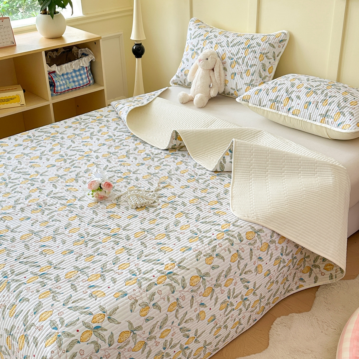 91家纺网 家纺一手货源 找家纺 寐居家纺 2025新款A类数码印花老粗布夹棉床盖 浆果枝枝