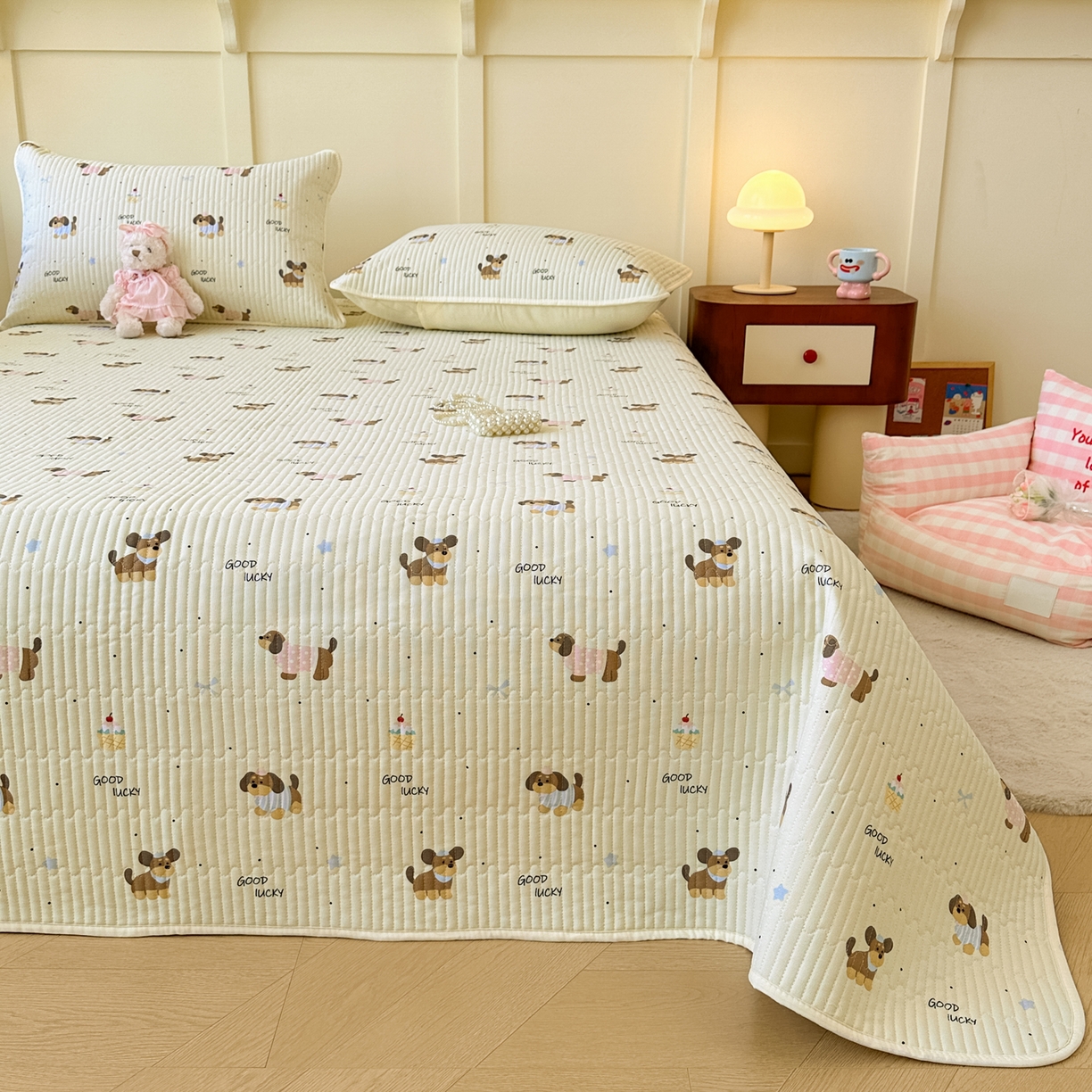 91家纺网 家纺一手货源 找家纺 寐居家纺 2025新款A类数码印花老粗布夹棉床盖 狗狗合集