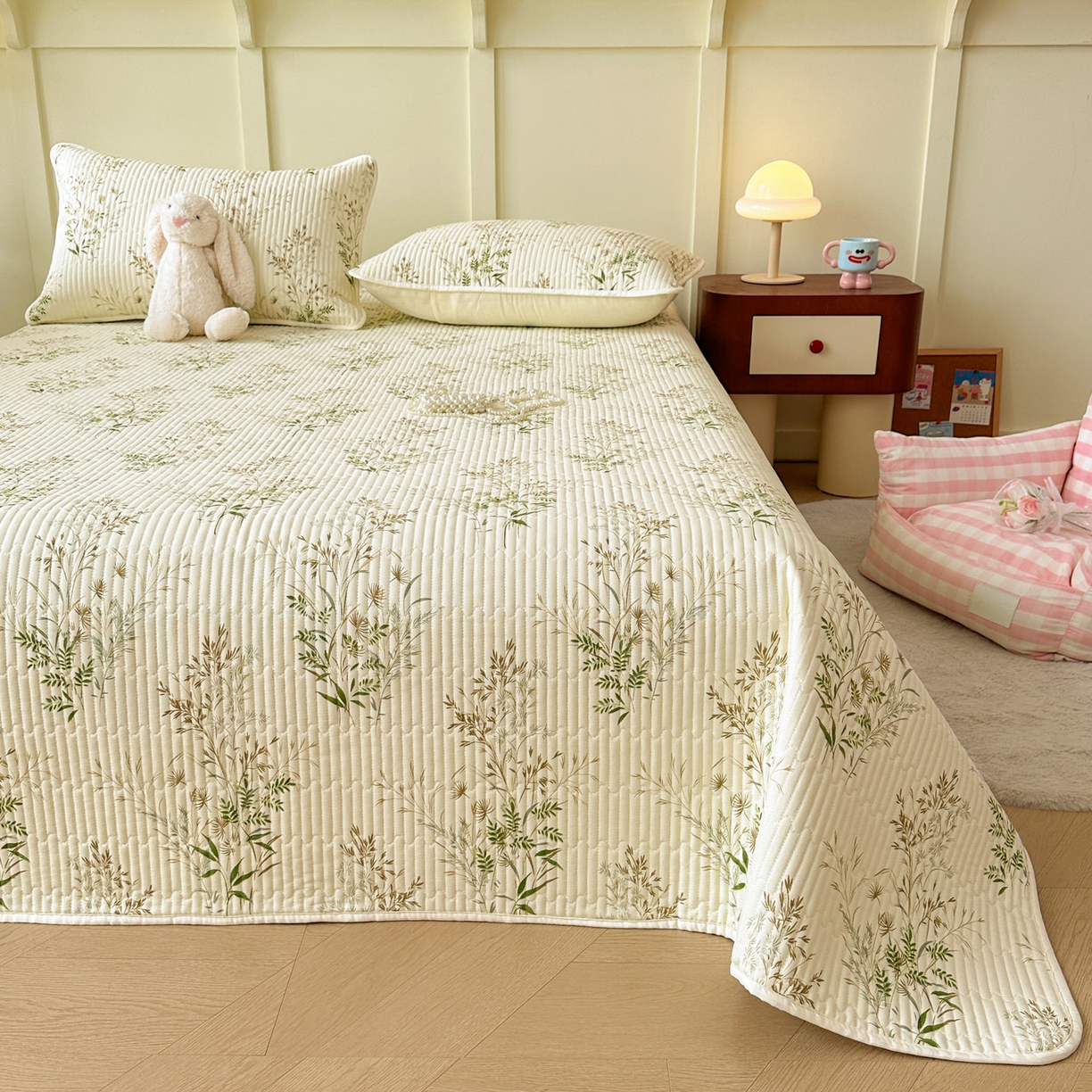 91家纺网 家纺一手货源 找家纺 寐居家纺 2025新款A类数码印花老粗布夹棉床盖 蔷薇漫枝