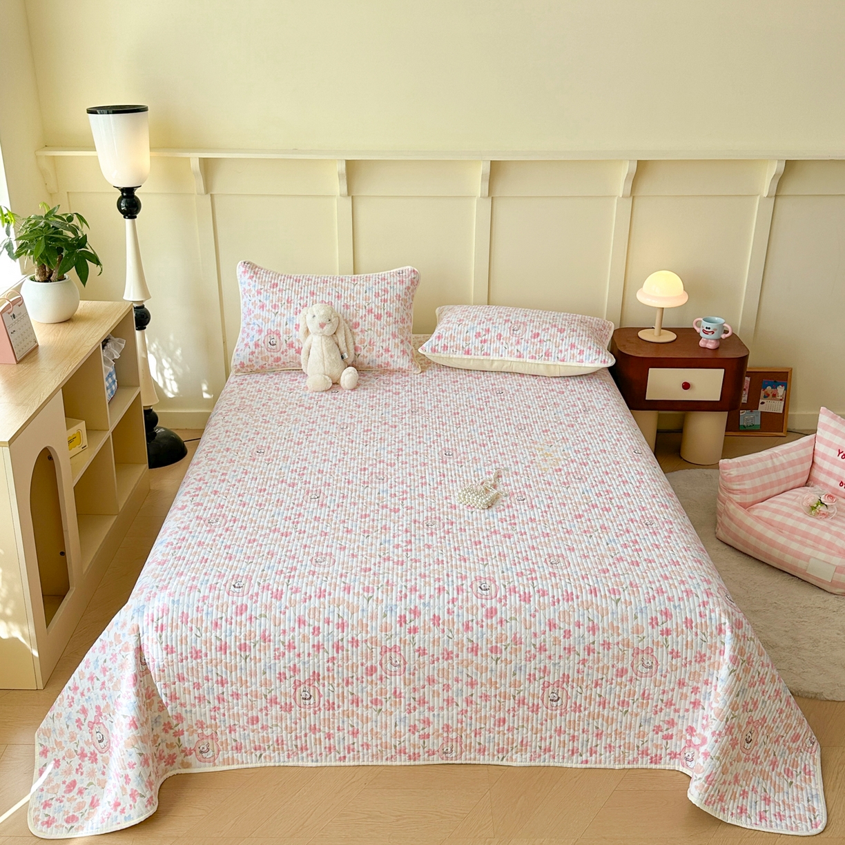 寐居家纺 2025新款A类数码印花老粗布夹棉床盖 桃枝粉粉