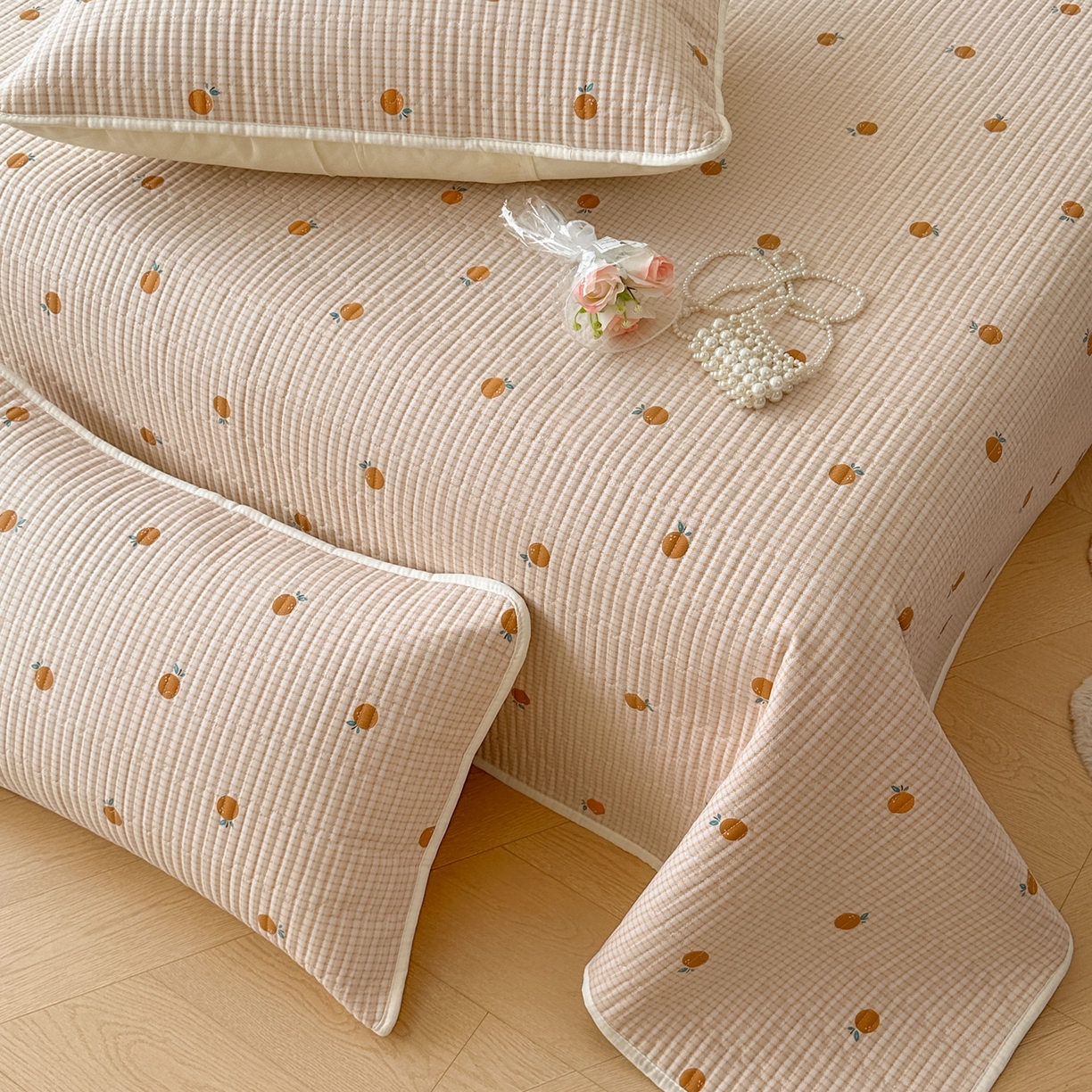 91家纺网 家纺一手货源 找家纺 寐居家纺 2025新款A类数码印花老粗布夹棉床盖 橘里橘气