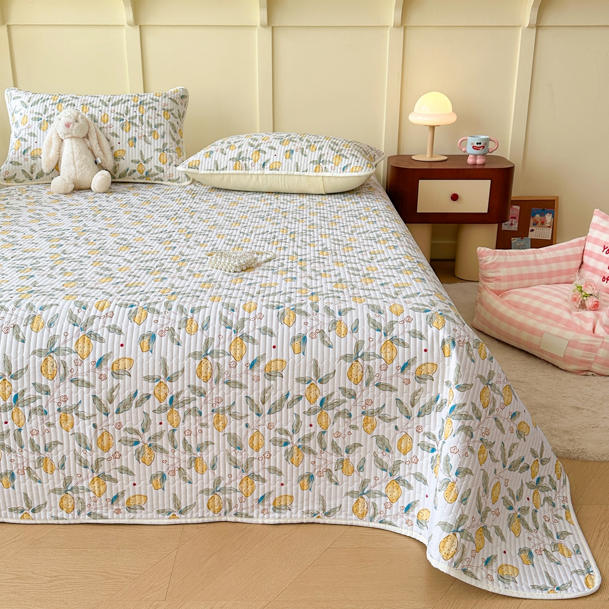 91家纺网 家纺一手货源 找家纺 寐居家纺 2025新款A类数码印花老粗布夹棉床盖 浆果枝枝