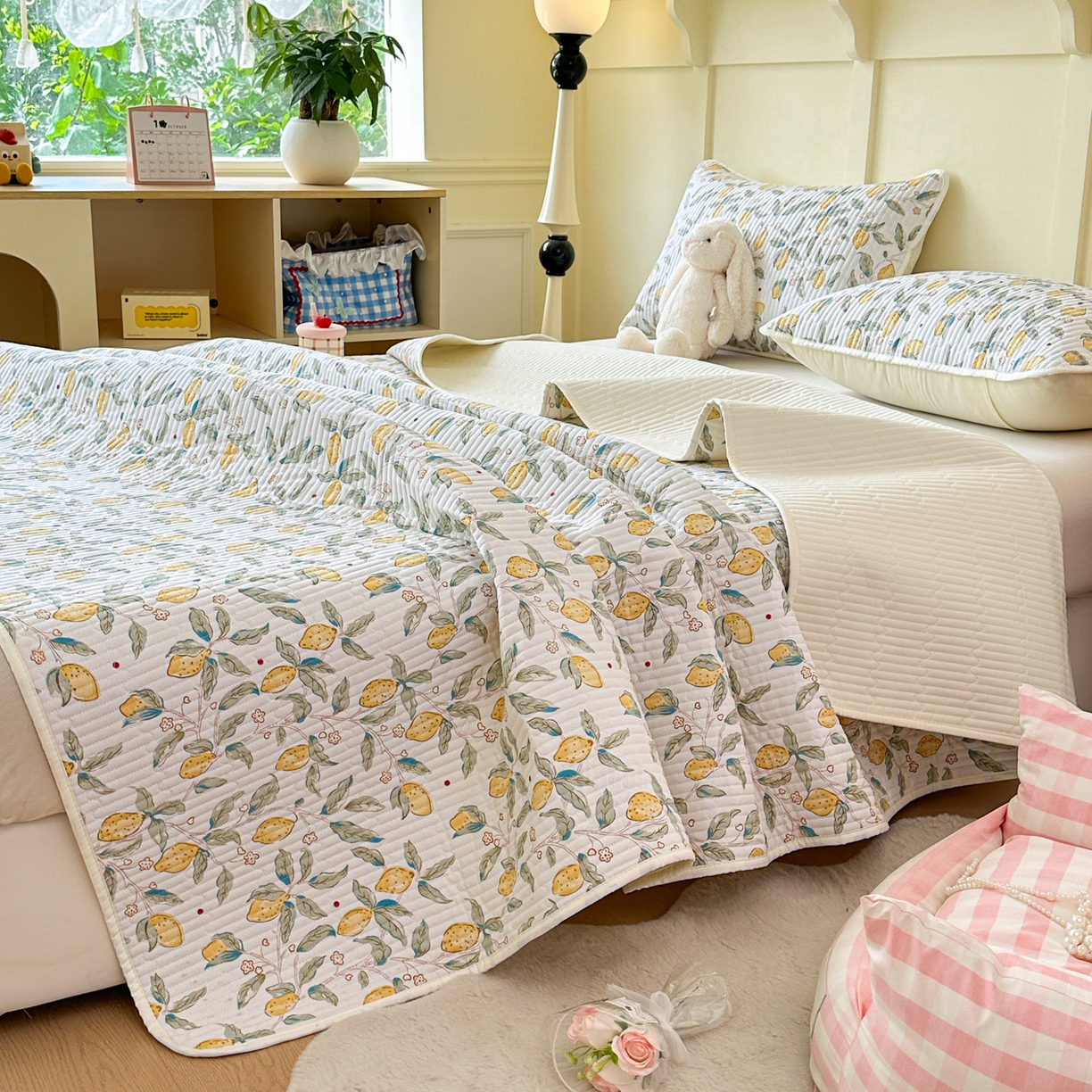 91家纺网 家纺一手货源 找家纺 寐居家纺 2025新款A类数码印花老粗布夹棉床盖 浆果枝枝