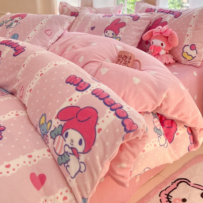 91家纺网 家纺一手货源 找家纺 博雅 2025新款三丽鸥正版授权高克重牛奶绒小版四件套提供买家秀 牛奶绒小版-贪吃美乐蒂专版花型