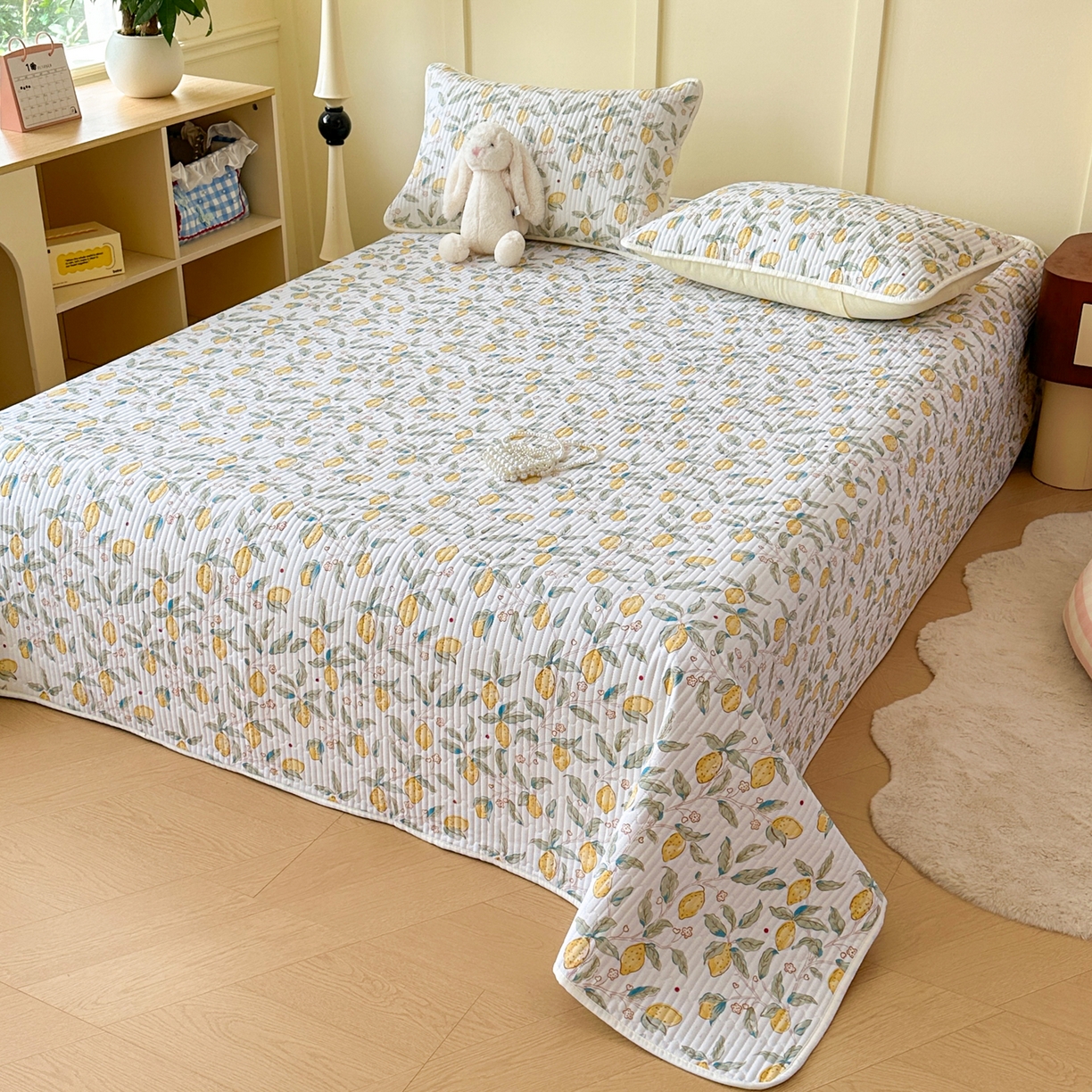 91家纺网 家纺一手货源 找家纺 寐居家纺 2025新款A类数码印花老粗布夹棉床盖 浆果枝枝