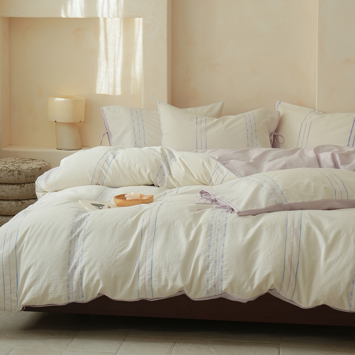 91家纺网 家纺一手货源 找家纺 寐居家纺 2025新款全棉A类60支水洗色织提花剪花四件套 绅士-蓝紫