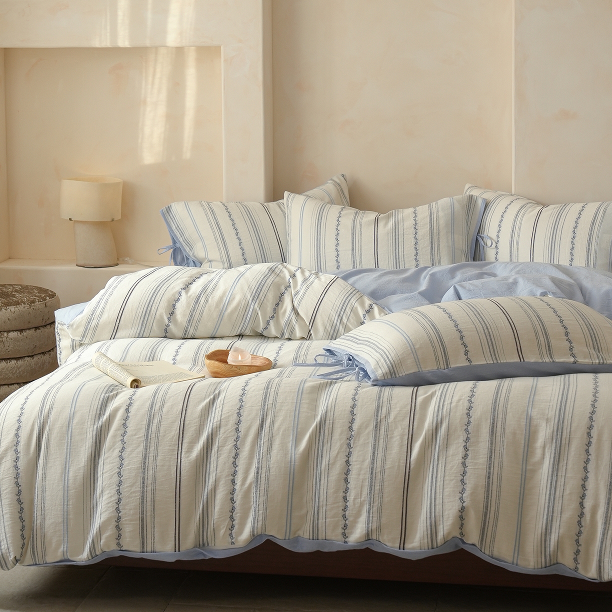 91家纺网 家纺一手货源 找家纺 寐居家纺 2025新款全棉A类60支水洗色织提花剪花四件套 阿尔玛-蓝