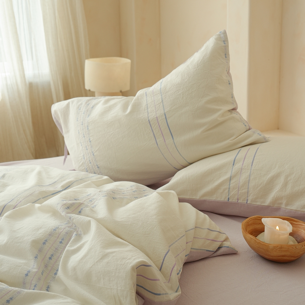 91家纺网 家纺一手货源 找家纺 寐居家纺 2025新款全棉A类60支水洗色织提花剪花四件套 绅士-蓝紫