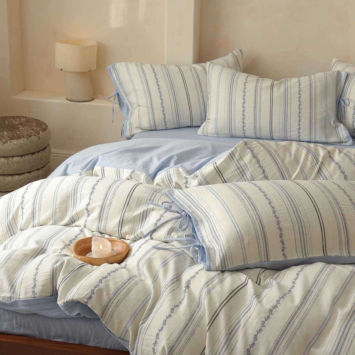 91家纺网 家纺一手货源 找家纺 寐居家纺 2025新款全棉A类60支水洗色织提花剪花四件套 阿尔玛-蓝