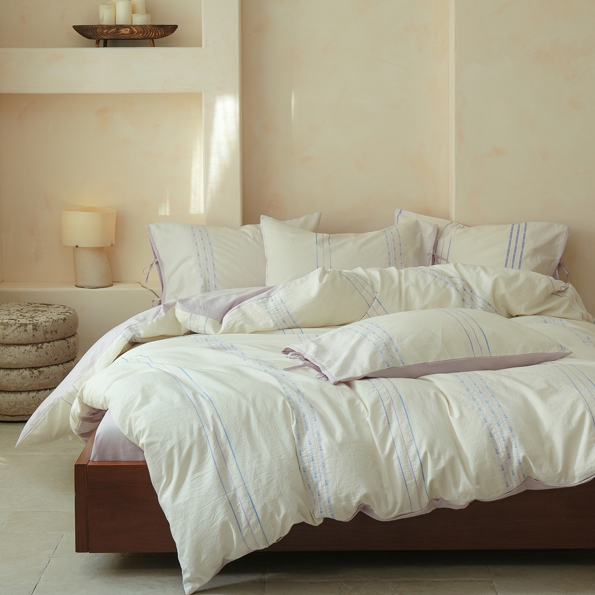 91家纺网 家纺一手货源 找家纺 寐居家纺 2025新款全棉A类60支水洗色织提花剪花四件套 绅士-蓝紫