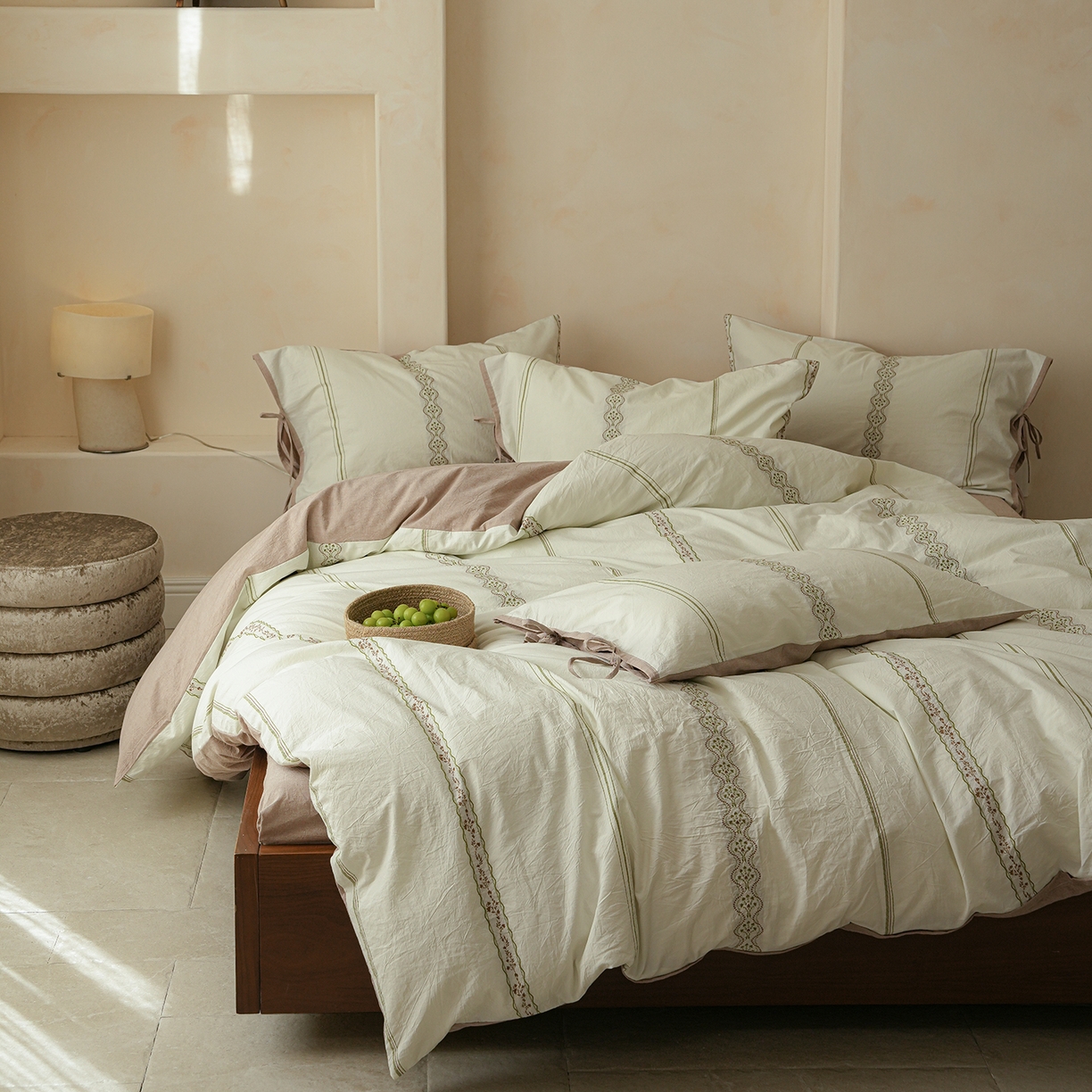 91家纺网 家纺一手货源 找家纺 寐居家纺 2025新款全棉A类60支水洗色织提花剪花四件套 繁花-绿咖