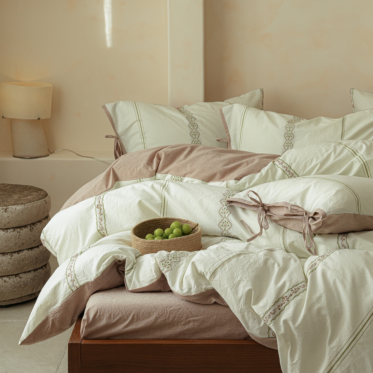 91家纺网 家纺一手货源 找家纺 寐居家纺 2025新款全棉A类60支水洗色织提花剪花四件套 繁花-绿咖