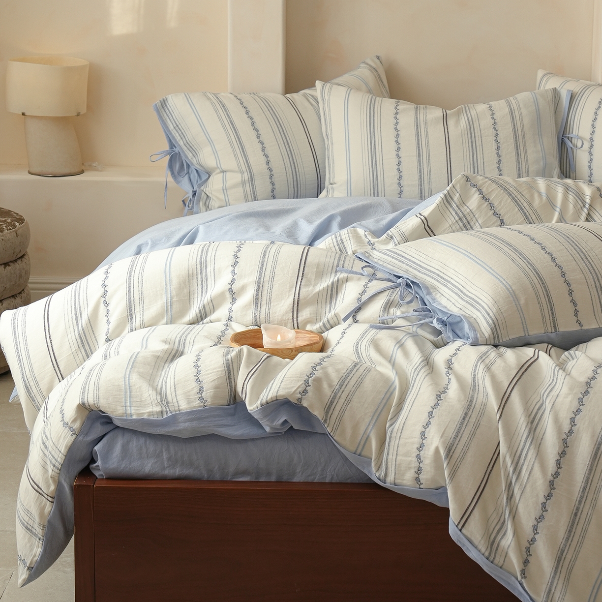 91家纺网 家纺一手货源 找家纺 （总）寐居家纺 2025新款全棉A类60支水洗色织提花剪花四件套