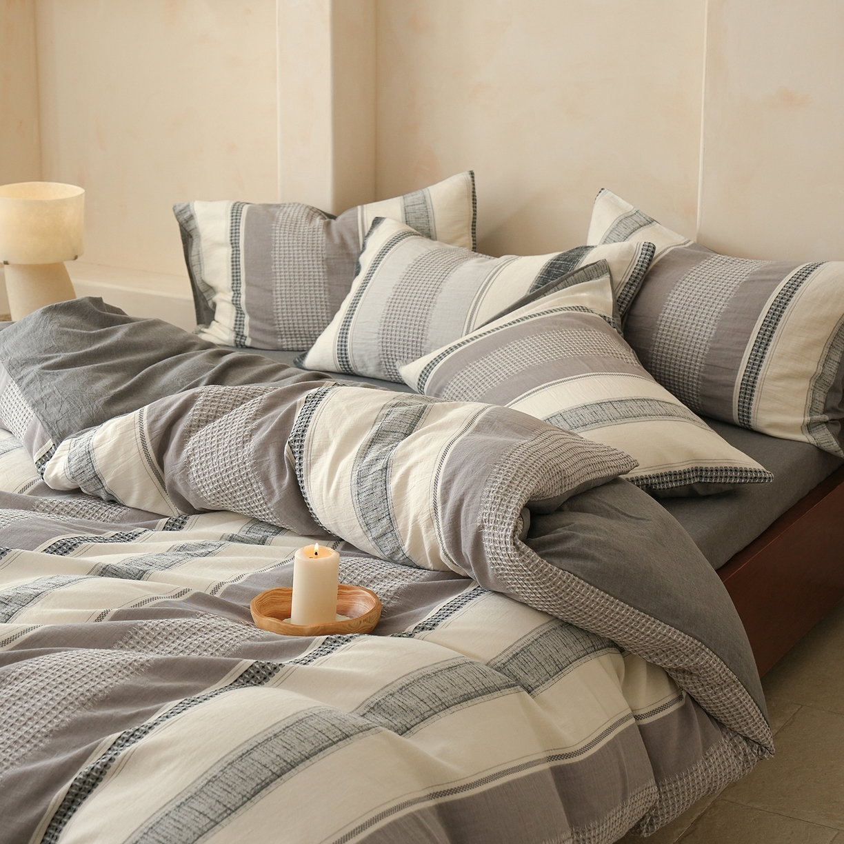 91家纺网 家纺一手货源 找家纺 寐居家纺 2025新款全棉A类60支水洗色织提花四件套 希尔薇-灰