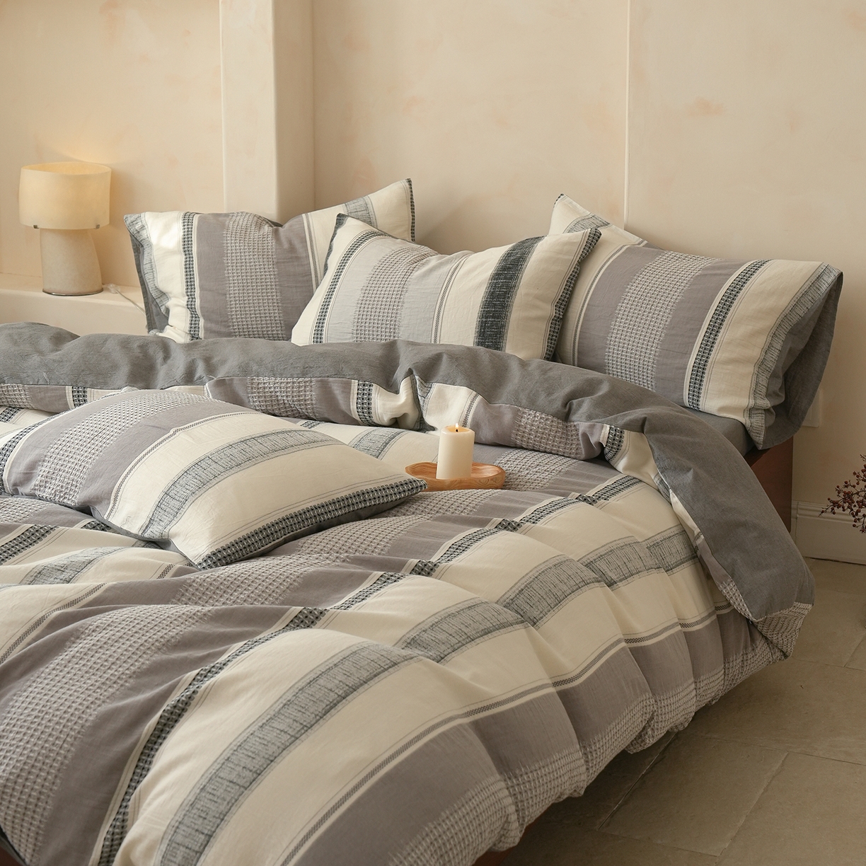 91家纺网 家纺一手货源 找家纺 寐居家纺 2025新款全棉A类60支水洗色织提花四件套 希尔薇-灰