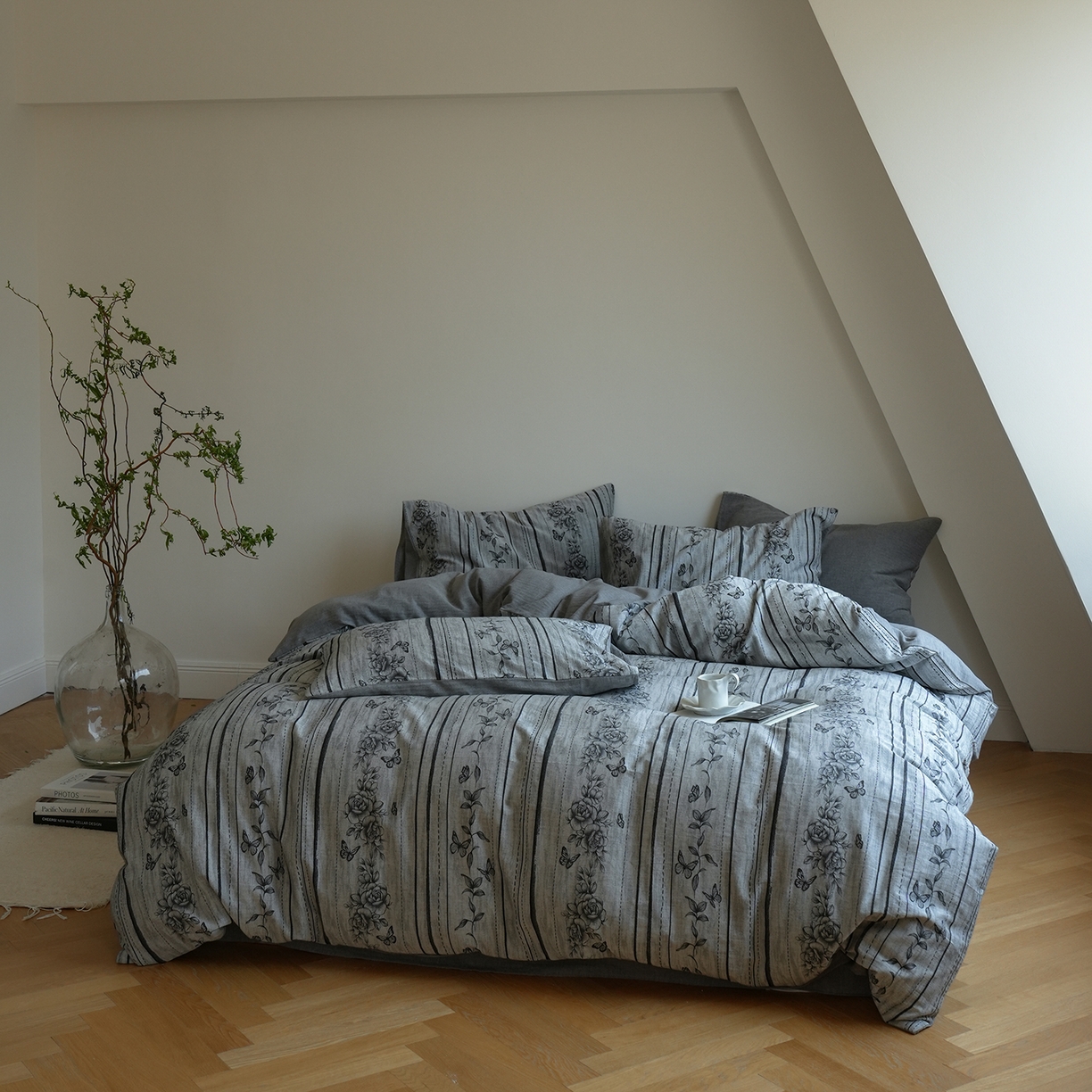 91家纺网 家纺一手货源 找家纺 寐居家纺 2025新款全棉A类60支水洗色织提花四件套 花开墨影