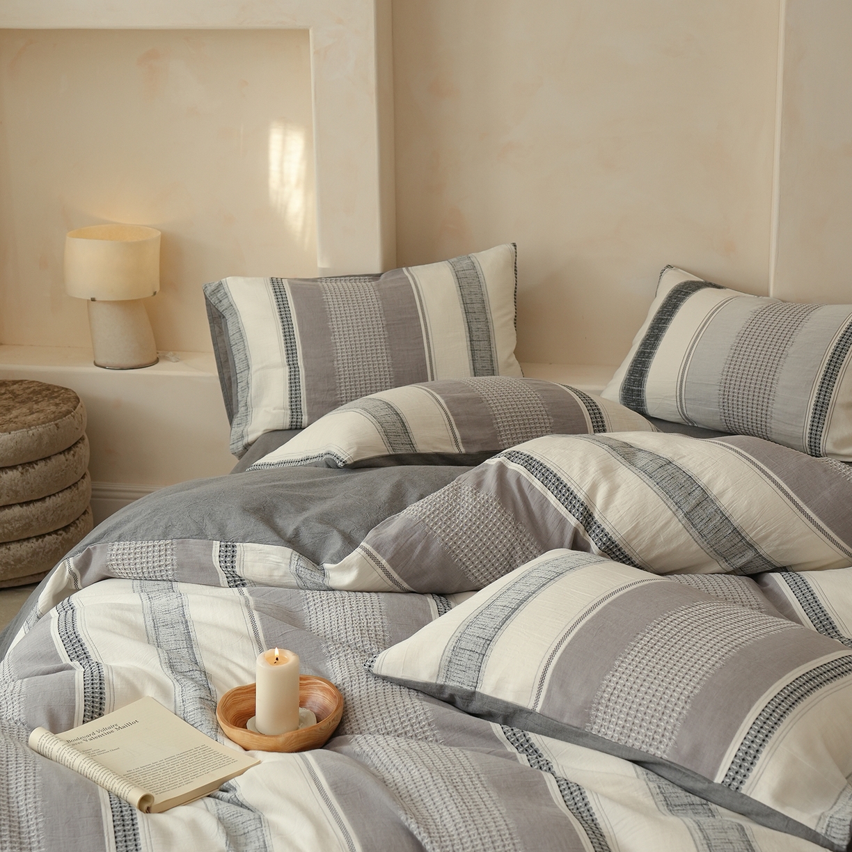 91家纺网 家纺一手货源 找家纺 寐居家纺 2025新款全棉A类60支水洗色织提花四件套 希尔薇-灰