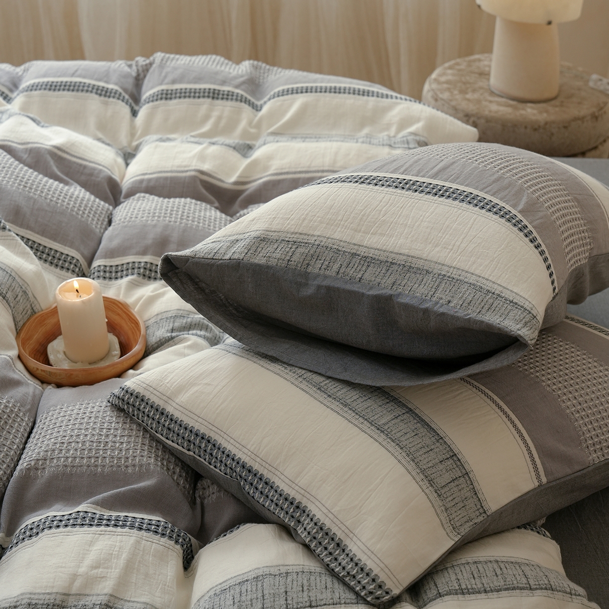 91家纺网 家纺一手货源 找家纺 寐居家纺 2025新款全棉A类60支水洗色织提花四件套 希尔薇-灰