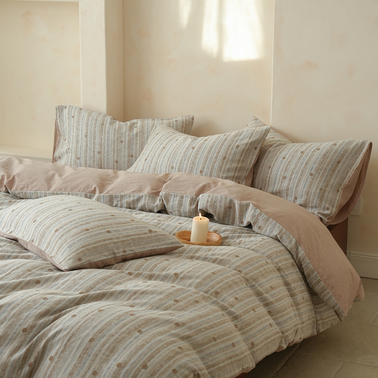 91家纺网 家纺一手货源 找家纺 寐居家纺 2025新款全棉A类60支水洗色织提花四件套 海盐波点-咖