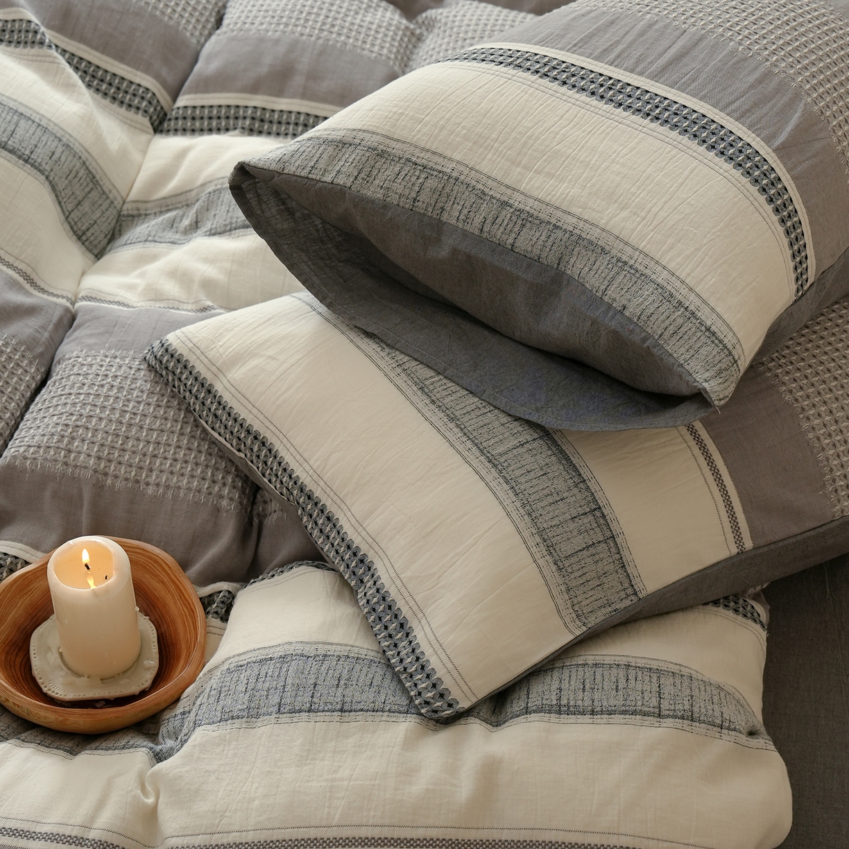 91家纺网 家纺一手货源 找家纺 寐居家纺 2025新款全棉A类60支水洗色织提花四件套 希尔薇-灰