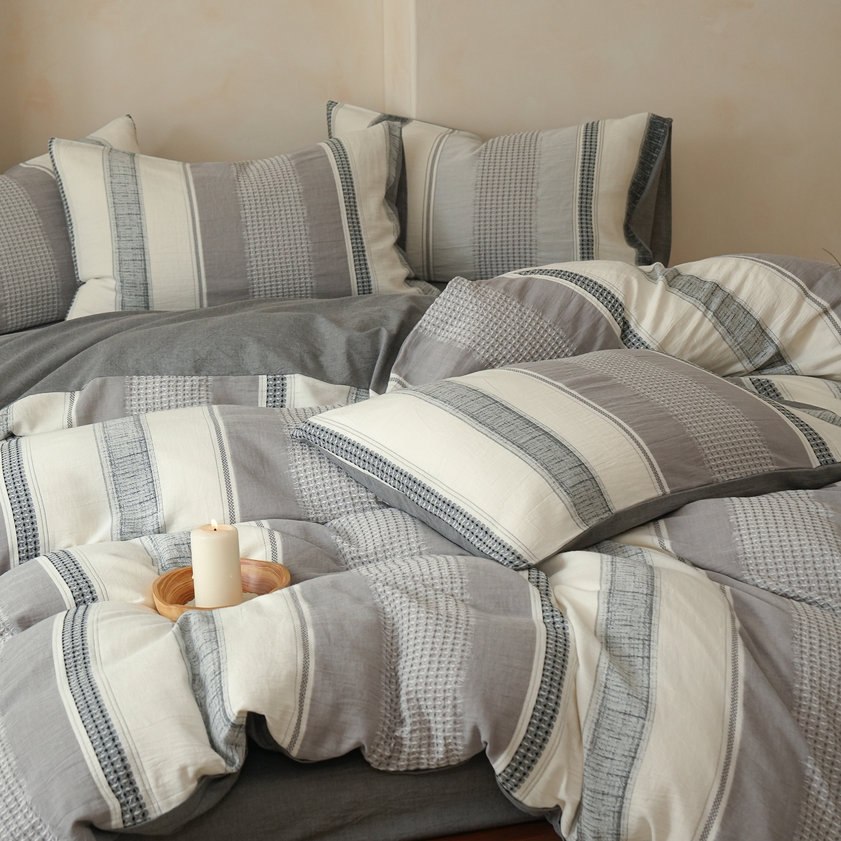 91家纺网 家纺一手货源 找家纺 寐居家纺 2025新款全棉A类60支水洗色织提花四件套 希尔薇-灰