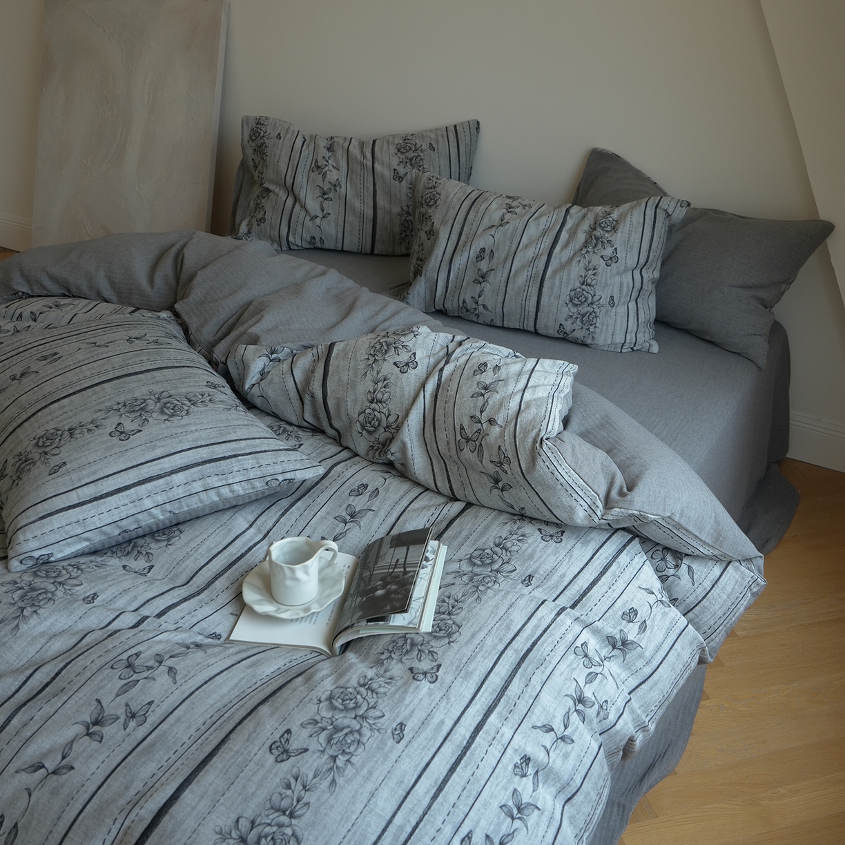 91家纺网 家纺一手货源 找家纺 寐居家纺 2025新款全棉A类60支水洗色织提花四件套 花开墨影