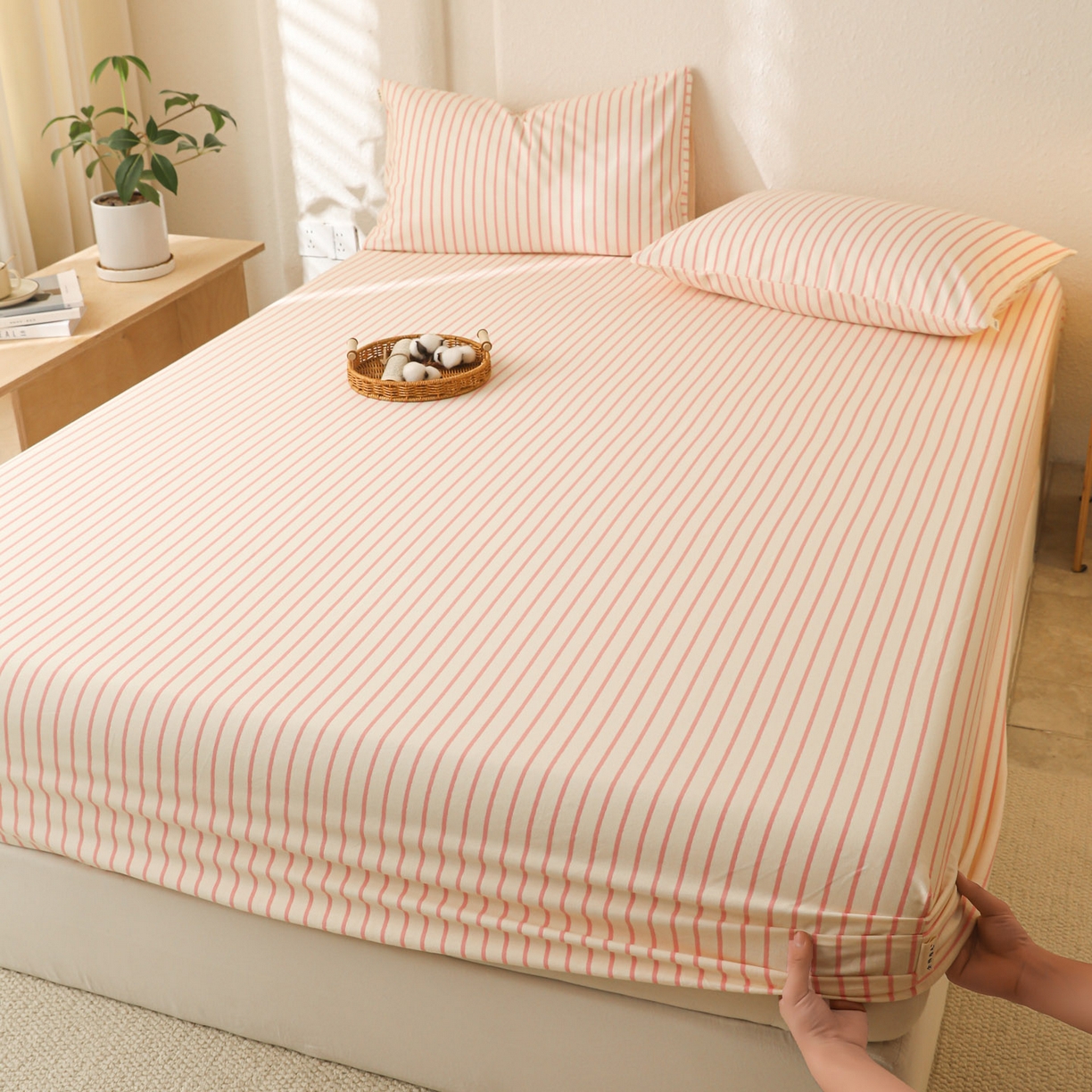 91家纺网 家纺一手货源 找家纺 简宜家居（朝初家纺） 2025新款纯棉全棉磨毛单床笠系列 线素-粉