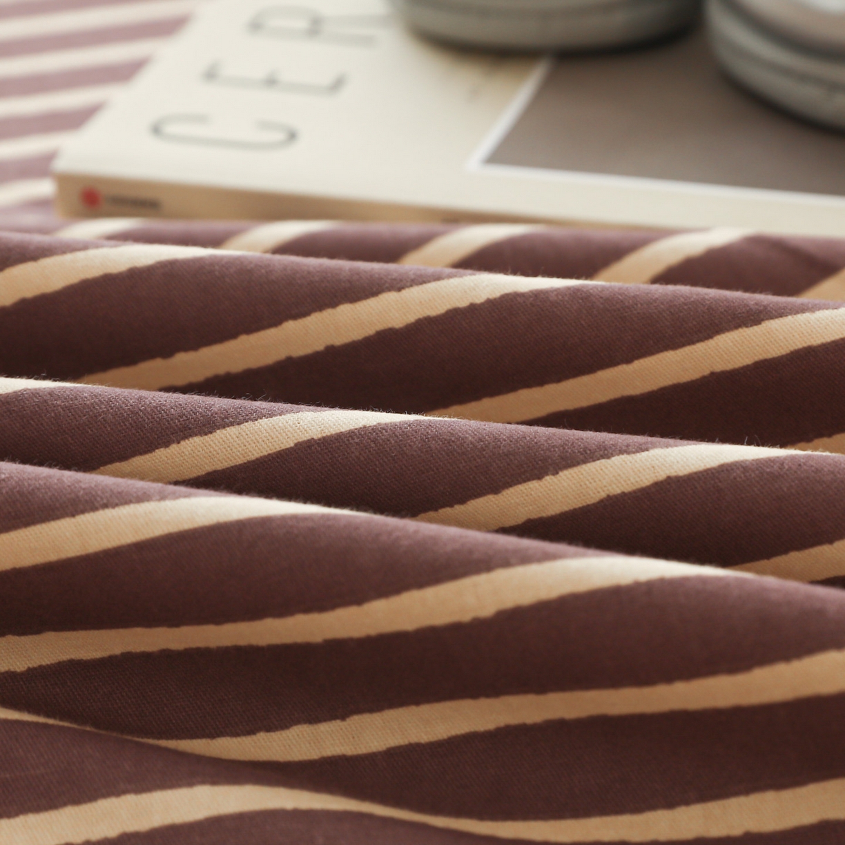 91家纺网 家纺一手货源 找家纺 简宜家居（朝初家纺） 2025新款纯棉全棉磨毛单床单系列 线素-微醺紫