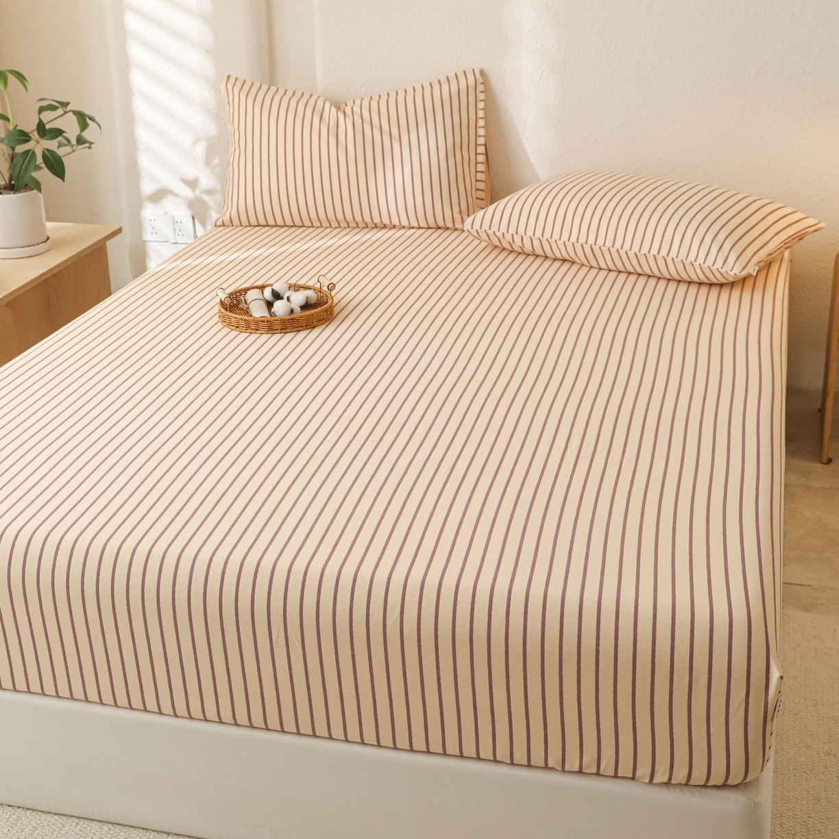 91家纺网 家纺一手货源 找家纺 简宜家居（朝初家纺） 2025新款纯棉全棉磨毛单床笠系列 线素-浅紫