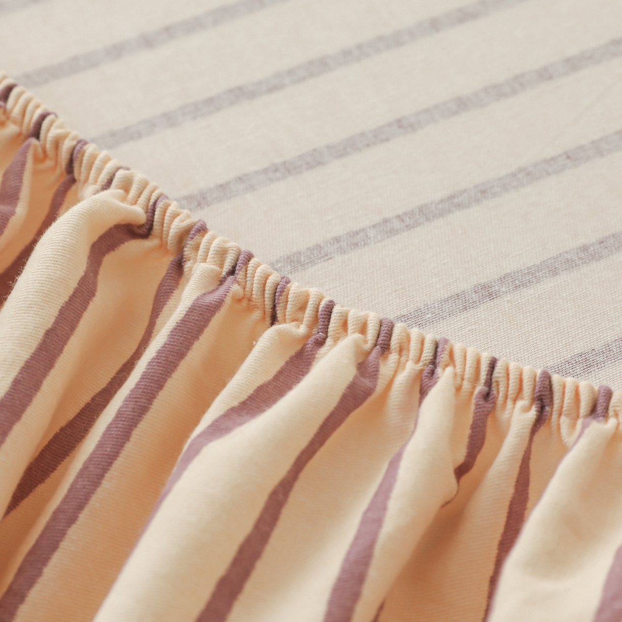 91家纺网 家纺一手货源 找家纺 简宜家居（朝初家纺） 2025新款纯棉全棉磨毛单床笠系列 线素-浅紫