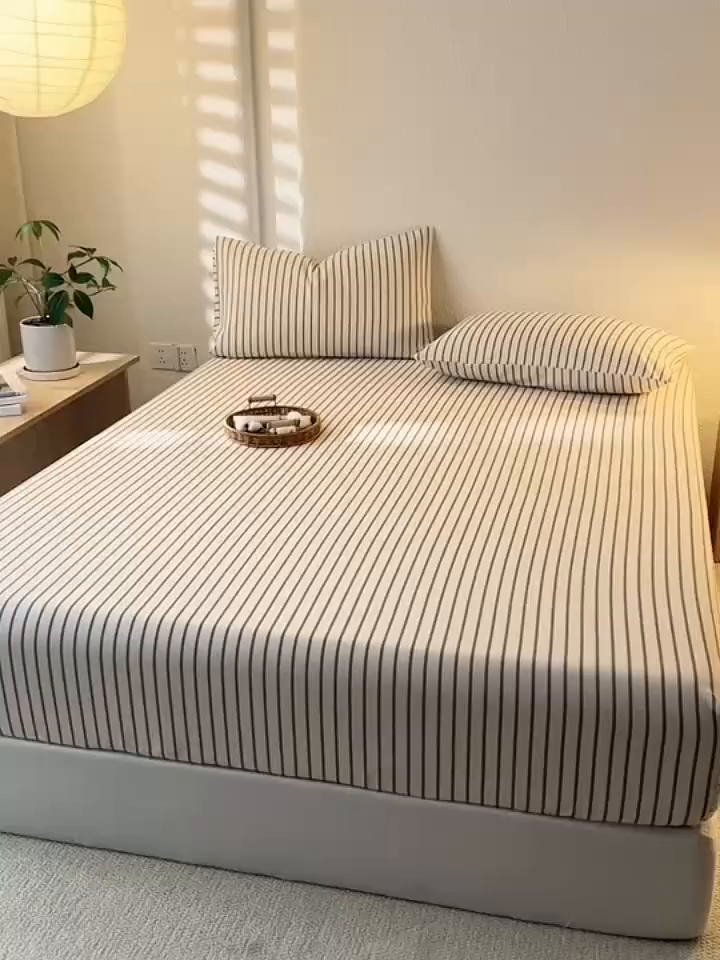 91家纺网 家纺一手货源 找家纺 简宜家居（朝初家纺） 2025新款纯棉全棉磨毛单床笠系列 线素-浅紫