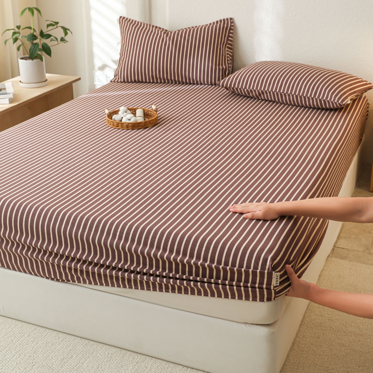 91家纺网 家纺一手货源 找家纺 简宜家居（朝初家纺） 2025新款纯棉全棉磨毛单床笠系列 线素-微醺紫