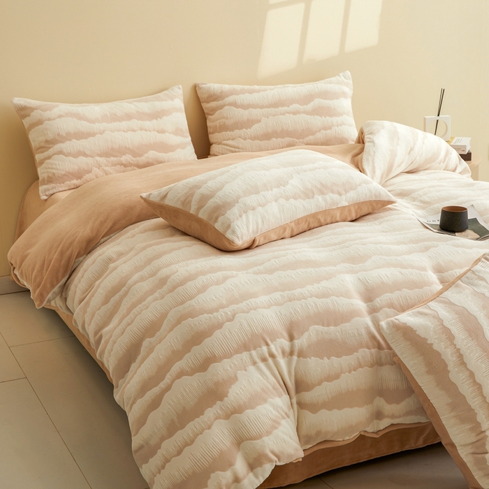 91家纺网 家纺一手货源 找家纺 菡宝 【第二批】2025雕花绒牛奶绒四件套-行云流水-支持定做定制尺寸 行云流水-米杏