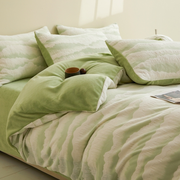 菡宝 【第二批】2025雕花绒牛奶绒四件套-行云流水-支持定做定制尺寸 行云流水-豆绿