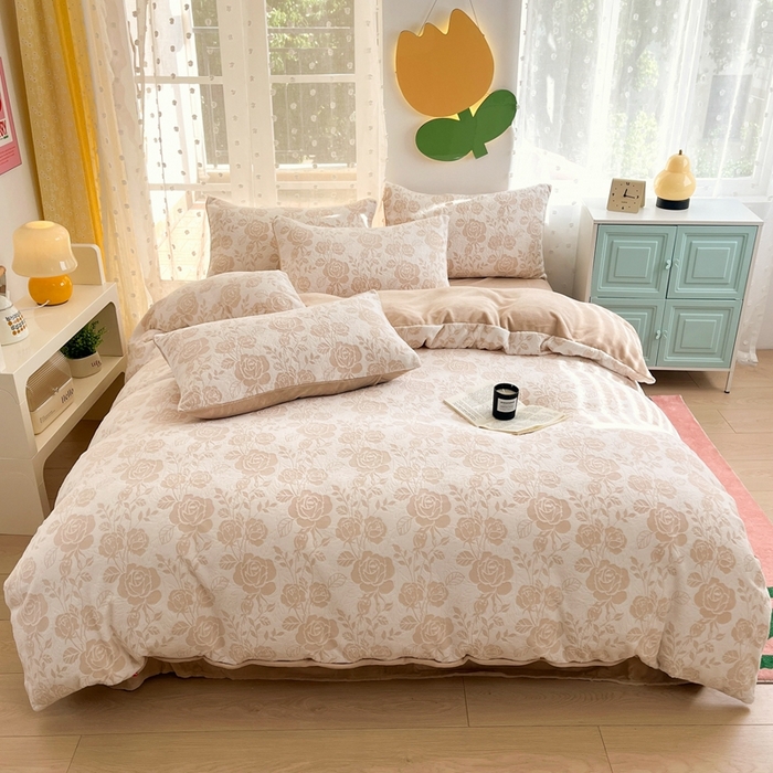 91家纺网 家纺一手货源 找家纺 菡宝 【第一批】2025雕花绒牛奶绒四件套-邦尼兔-支持定做定制尺寸 玫瑰花香杏