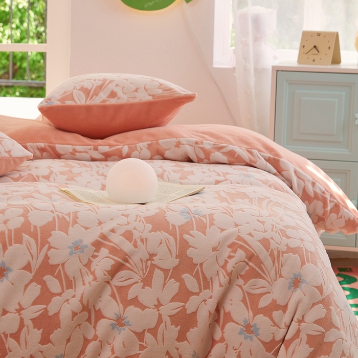 91家纺网 家纺一手货源 找家纺 菡宝 【第一批】2025雕花绒牛奶绒四件套-邦尼兔-支持定做定制尺寸 笙如夏花粉