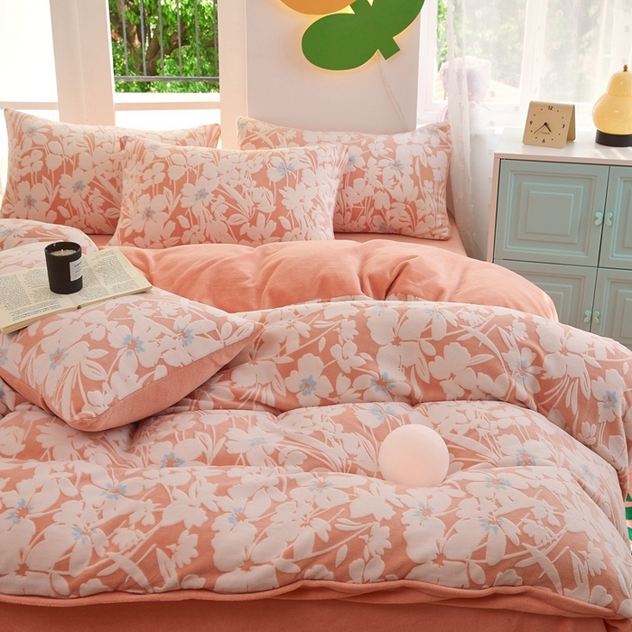 91家纺网 家纺一手货源 找家纺 菡宝 【第一批】2025雕花绒牛奶绒四件套-邦尼兔-支持定做定制尺寸 笙如夏花粉