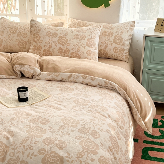 91家纺网 家纺一手货源 找家纺 菡宝 【第一批】2025雕花绒牛奶绒四件套-邦尼兔-支持定做定制尺寸 玫瑰花香杏