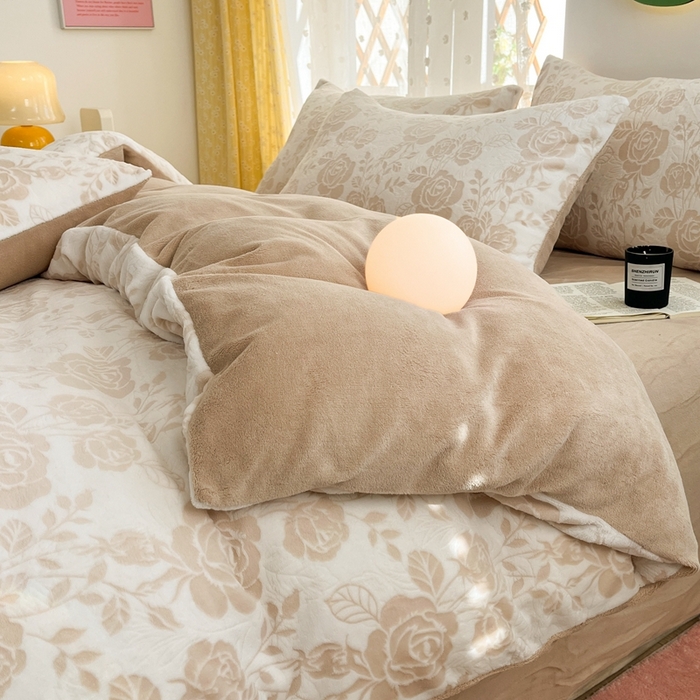 91家纺网 家纺一手货源 找家纺 菡宝 【第一批】2025雕花绒牛奶绒四件套-邦尼兔-支持定做定制尺寸 玫瑰花香杏