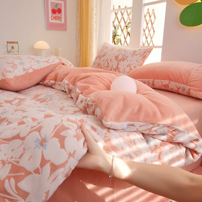 91家纺网 家纺一手货源 找家纺 菡宝 【第一批】2025雕花绒牛奶绒四件套-邦尼兔-支持定做定制尺寸 笙如夏花粉