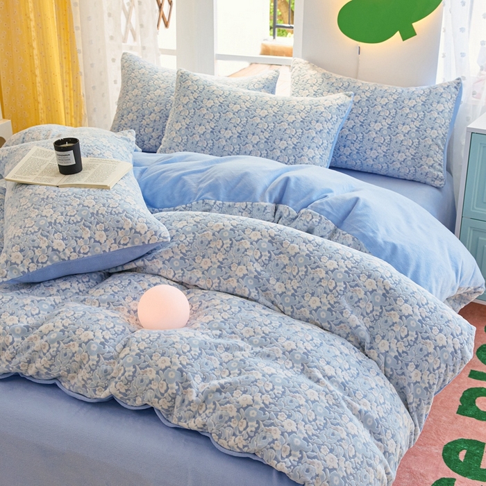 91家纺网 家纺一手货源 找家纺 菡宝 【第一批】2025雕花绒牛奶绒四件套-邦尼兔-支持定做定制尺寸 蔓朵蓝