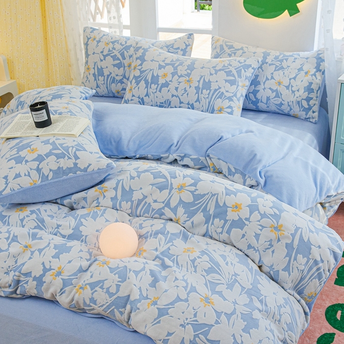 91家纺网 家纺一手货源 找家纺 菡宝 【第一批】2025雕花绒牛奶绒四件套-邦尼兔-支持定做定制尺寸 笙如夏花蓝