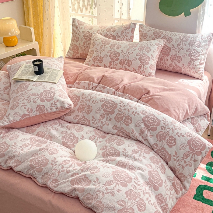 91家纺网 家纺一手货源 找家纺 菡宝 【第一批】2025雕花绒牛奶绒四件套-邦尼兔-支持定做定制尺寸 玫瑰花香粉