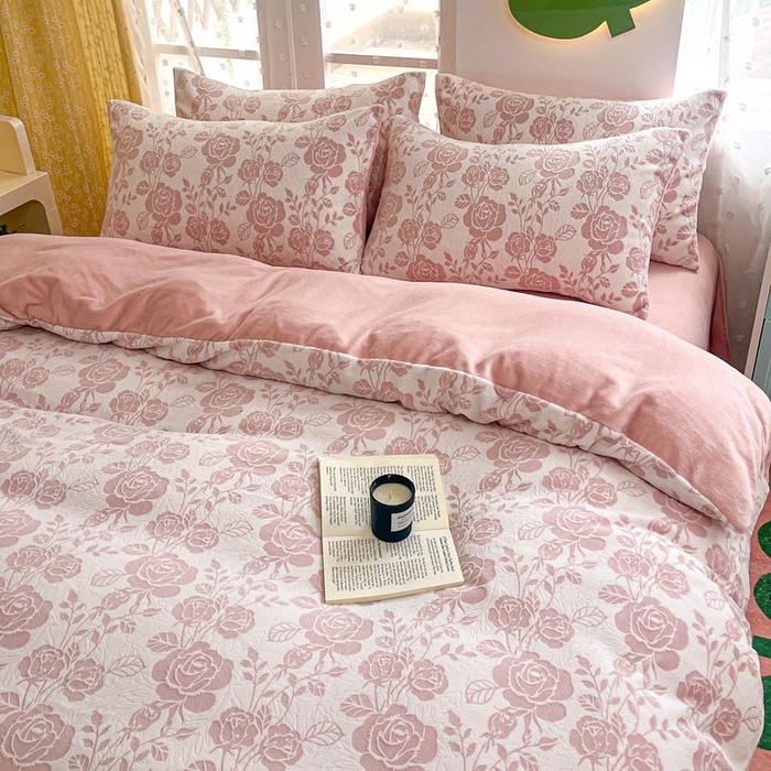 91家纺网 家纺一手货源 找家纺 菡宝 【第一批】2025雕花绒牛奶绒四件套-邦尼兔-支持定做定制尺寸 玫瑰花香粉