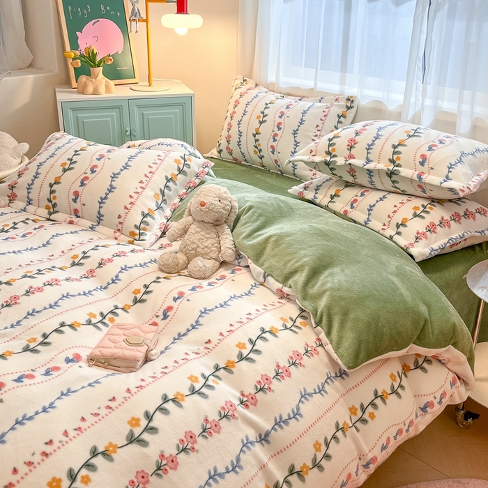 91家纺网 家纺一手货源 找家纺 川悦生活 【提供买家秀】2025新款高克重牛奶绒四件套-系列二 花意